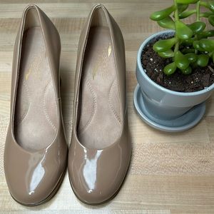 Aerosoles Patent Heels Size 7